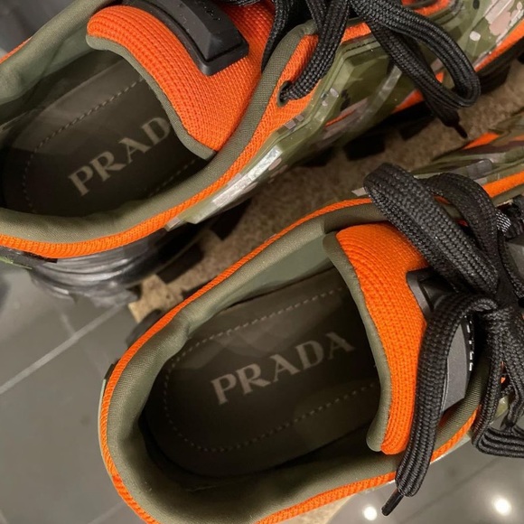 Prada - Picture 4 of 4